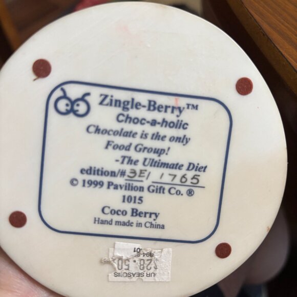 Choc-a-holic 1999 Zingle-Berry figurine ￼Coco Berry Collection - Picture 5 of 5